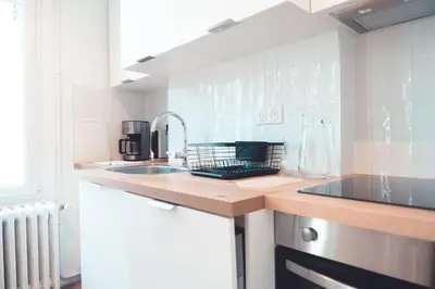 Cuisine ou kitchenette dans l'établissement L'Etape - La Maison des amis