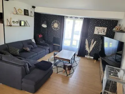 Plan de l'établissement Chambres conforts climatisées **24 heures du Mans**