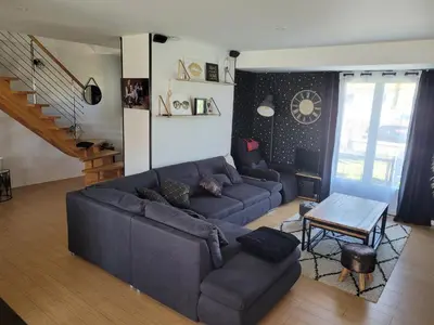 Plan de l'établissement Chambres conforts climatisées **24 heures du Mans**