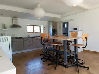Cuisine ou kitchenette dans l'établissement Gites de la Bénardière
