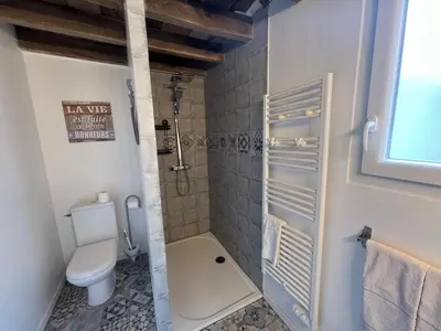 Salle de bains dans l'établissement L'Étable Endormie, Beauval & Châteaux de la Loire