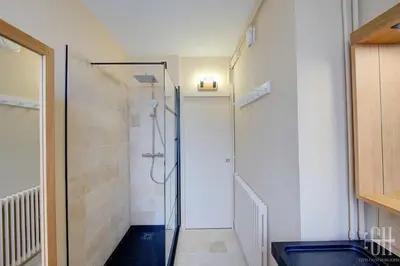 Salle de bains dans l'établissement L'oeillet - Place Plumereau