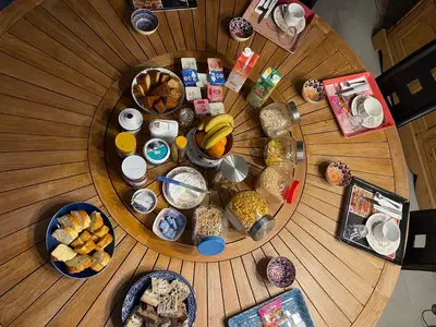 Nourriture dans le séjour chez l'habitant ou à proximité