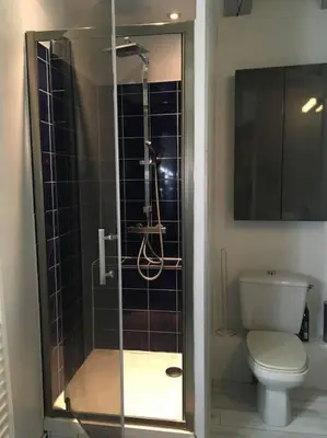 Salle de bains dans l'établissement Entre châteaux et vignobles, au bord de la Loire