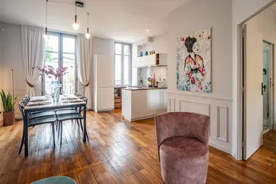 Cuisine ou kitchenette dans l'établissement Le Jardin De Guilbaud - Hypercentre - Netflix