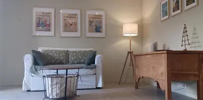 Coin salon dans l'établissement Studio au pied du château.