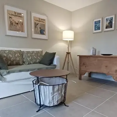 Studio au pied du château.