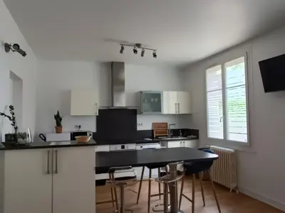 Cuisine ou kitchenette dans l'établissement T3 centre-ville avec parking