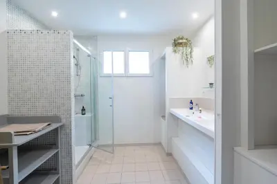 Salle de bains dans l'établissement Gîte 4-6 pers - Gennes-Val-de-Loire