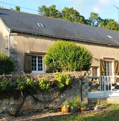 Jardin de l'établissement Gîte 4-6 pers - Gennes-Val-de-Loire