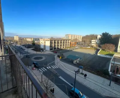 Quartier de le séjour chez l'habitant ou autre quartier proche