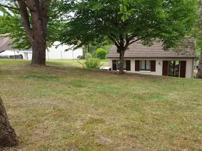 Jardin de l'établissement Maison charmante à Seigy, vue sur jardin, accepte animaux.