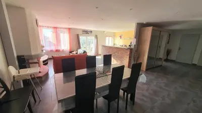 Cuisine ou kitchenette dans l'établissement Maison confortable à Mareuil-sur-Cher avec équipements modernes