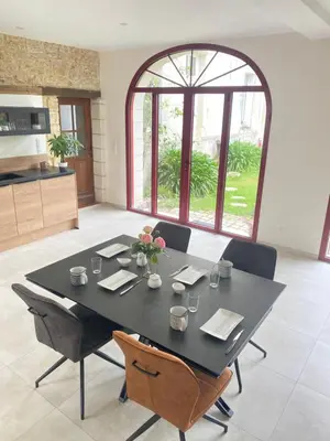 Cuisine ou kitchenette dans l'établissement Les chambres d'hôtes du petit bois