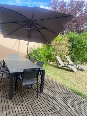 Jardin de l'établissement maison proche du circuit des 24H