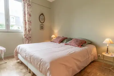 Un ou plusieurs lits dans un hébergement de l'établissement Luxe et déco anglaise Tours centre Loire Valley