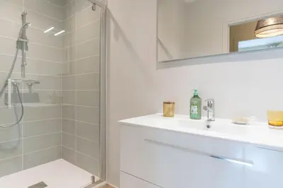 Salle de bains dans l'établissement Luxe et déco anglaise Tours centre Loire Valley