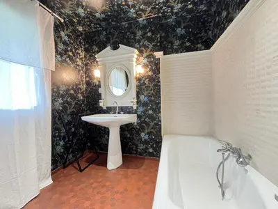 Salle de bains dans l'établissement La Clairière - Le Calme de la Campagne - 9 pers