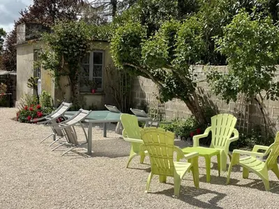 Jardin de l'établissement Gîte élégant avec grand jardin privé, idéalement situé près des châteaux et activités, tout inclus - FR-1-491-358
