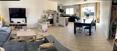 Cuisine ou kitchenette dans l'établissement Maison de lotissement proche circuit des 24h