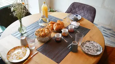 Nourriture dans le séjour chez l'habitant ou à proximité