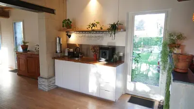 Cuisine ou kitchenette dans l'établissement La Longère