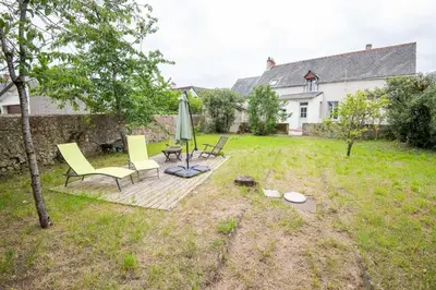 Jardin de l'établissement Le Logis des Cerisiers