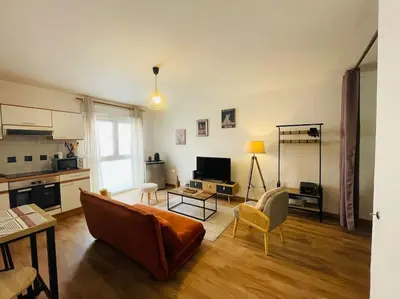 Cuisine ou kitchenette dans l'établissement Bel Appartement Lumineux - 2 Voyageurs