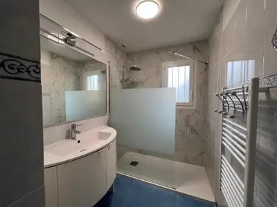 Salle de bains dans l'établissement La Fouinerie proche Zoo de Beauval