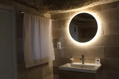 Salle de bains dans l'établissement Le Cocon Troglodyte