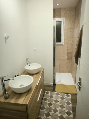 Salle de bains dans l'établissement Maison 5 places proche circuit 24 heures