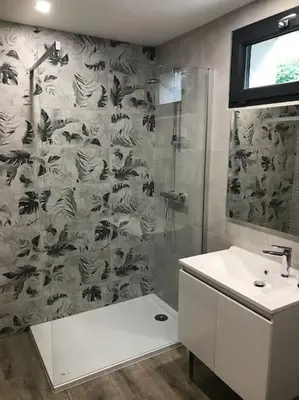 Salle de bains dans l'établissement Maison en centre ville de Langeais