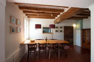 Cuisine ou kitchenette dans l'établissement Huis op een eiland in de Loire