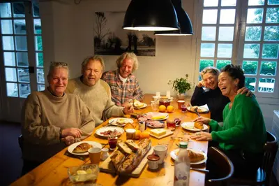 Clients de l'établissement Huis op een eiland in de Loire