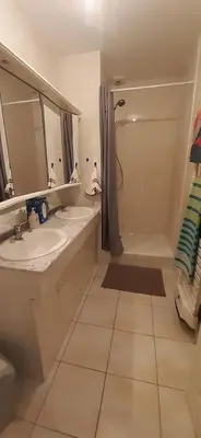 Salle de bains dans l'établissement Le 47 B&B double
