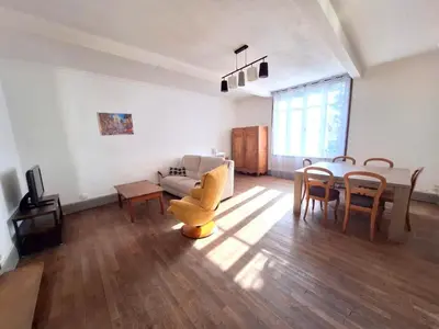 Télévision ou salle de divertissement dans l'établissement La Maison Douessine - Hyper Centre Doué La Fontaine - WIFI gratuit -Proche Bioparc Zoo