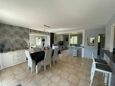 Plan de l'établissement Maison 5 chambres proche du circuit des 24h du Mans Proche ARNAGE,