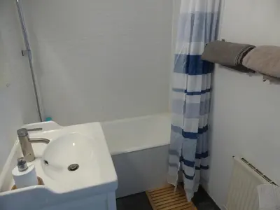 Salle de bains dans l'établissement Studio calme au coeur de Tours