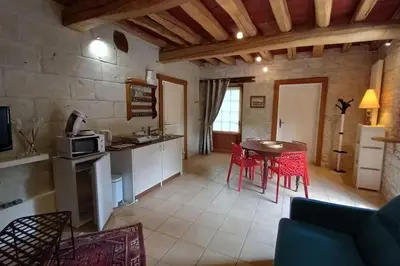 Cuisine ou kitchenette dans l'établissement Le Logis de la Tour