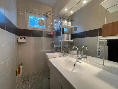 Salle de bains dans l'établissement La chambre verte du gite de vendome