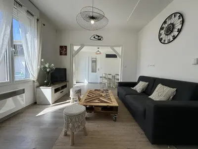 Coin salon dans l'établissement Le Refuge - Parking Gratuit - 6 pers - Wi-Fi