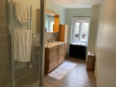 Salle de bains dans l'établissement Appartement Hôtel de la Gare 3 chambres