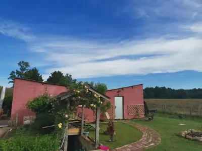 Jardin de l'établissement Grande maison de Touraine avec piscine chauffée