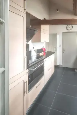 Cuisine ou kitchenette dans l'établissement Villa élégante à Beauchêne avec piscine privée