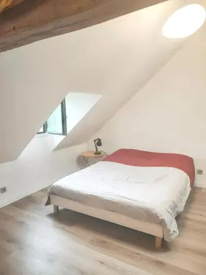Un ou plusieurs lits dans un hébergement de l'établissement Villa élégante à Beauchêne avec piscine privée