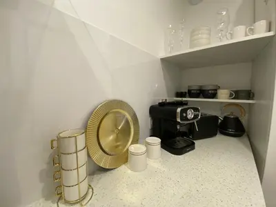 Plan de l'établissement Le Cadre Noir Lux Spa, Sauna, Jacuzzi