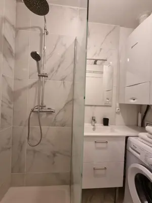 Salle de bains dans l'établissement L'échappée moderne