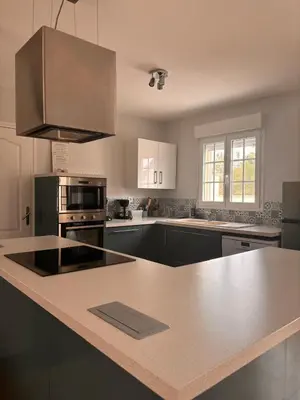 Cuisine ou kitchenette dans l'établissement La maison Opale, 10 mn du Zoo de Beauval