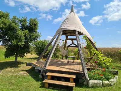Jardin de l'établissement Moulin à vent romantique et atypique en Touraine