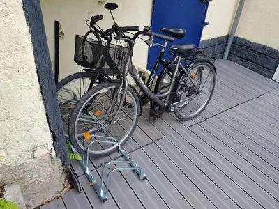 Vélo sur le terrain de l'établissement Maison cosy citadine ou dans les environs